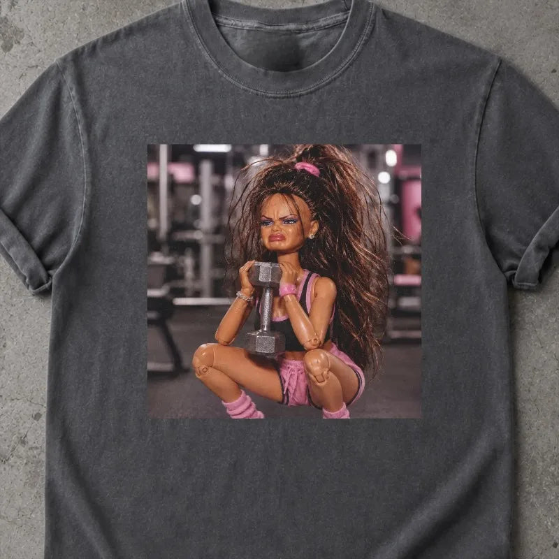 Fitness Doll Face Emoji T-shirt: Satirical and Humorous Fitness Doll Pattern T-shirt Summer Edition, Casual Men's T-shirt