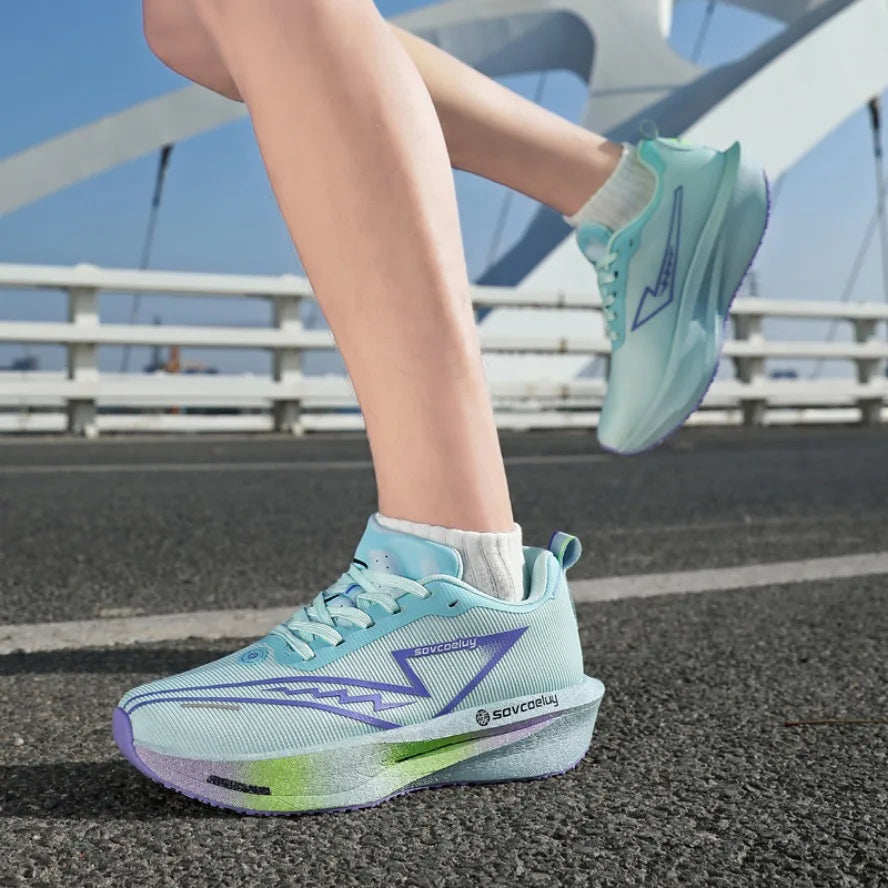 Carbon Plate Running Shoes – Lightweight, Breathable Grip
